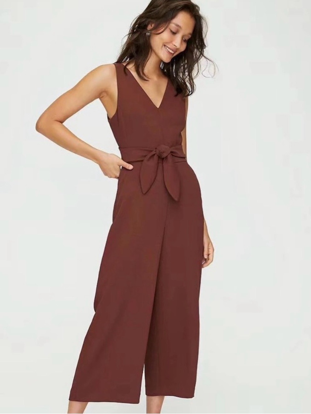 Wilfred ecoulement V-Neck in nutmeg
